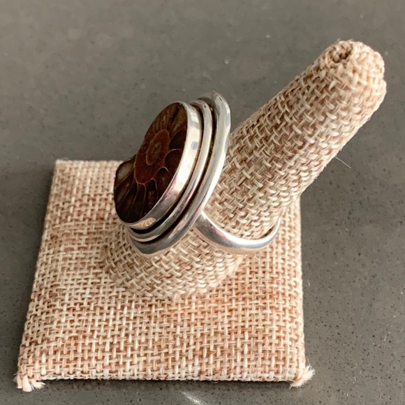 Ammonite and Sterling Silver Ring - Picture 5 of 9